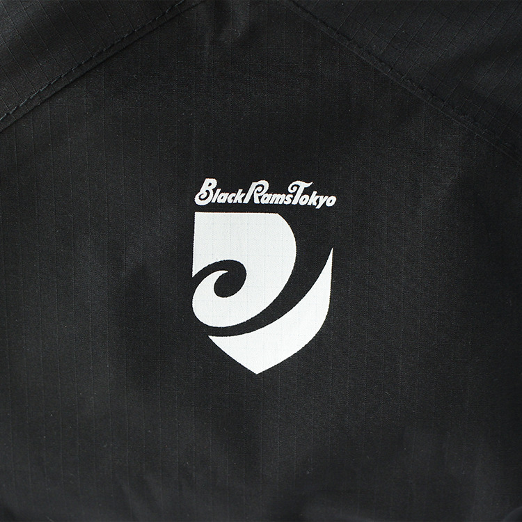 【KiU×BlackRamsTokyo】パッカブルウォータープルーフラゲージカバー