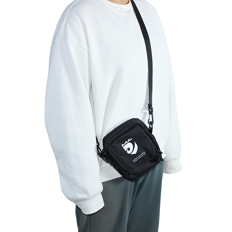 【KiU×BlackRamsTokyo】フラップポケットショルダーバッグ
